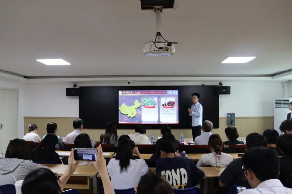 創(chuàng)新驅(qū)動，智匯醫(yī)學——醫(yī)學院成功舉辦2025年中國國際大學生創(chuàng)新大賽院賽選拔賽